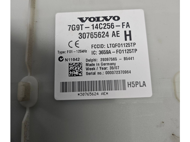 Блок предохранителей 31254535AA Volvo V70