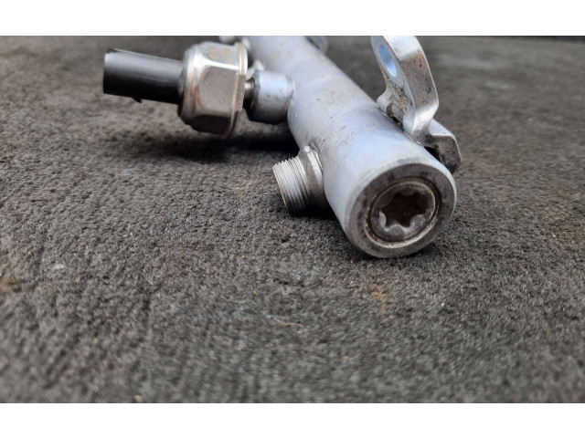 Vstřikovací lišta 059130089AB, 059130758E   Audi Q7 4L     