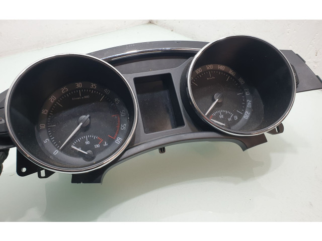 Панель приборов 3T1920841D   Skoda Superb B6 (3T)       