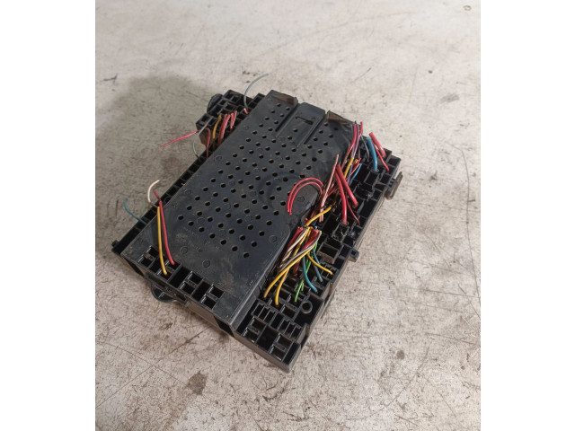 Блок предохранителей  08679899, 000002032730   Volvo V70    