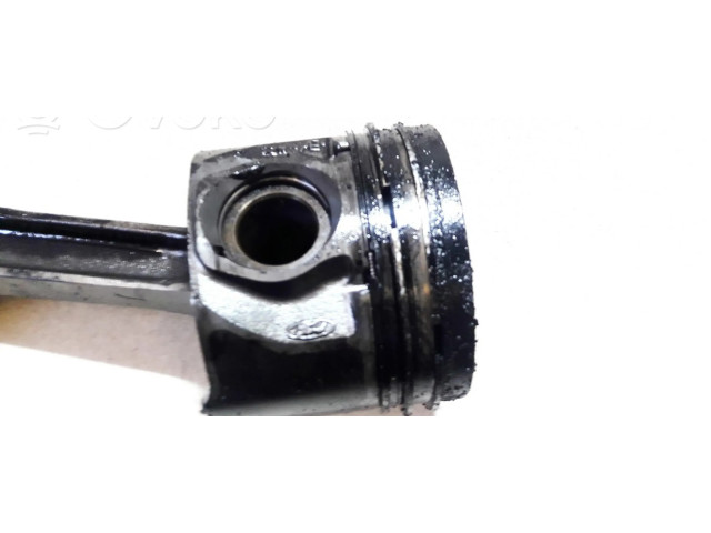 Píst 24879a Ford Mondeo Mk III pro naftový motor 2.0