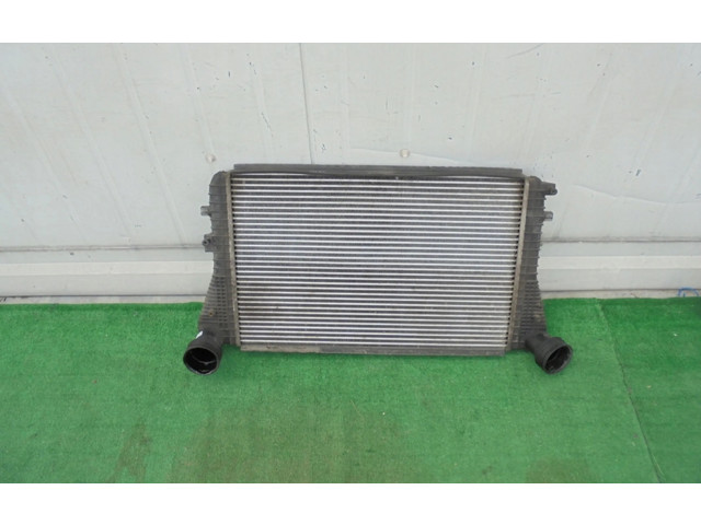 Интеркулер 1K0145803E Skoda Octavia Mk2 (1Z)