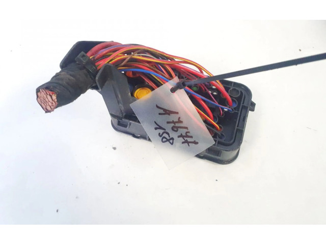 Блок предохранителей 15345251, 15345251 Volkswagen Touran I