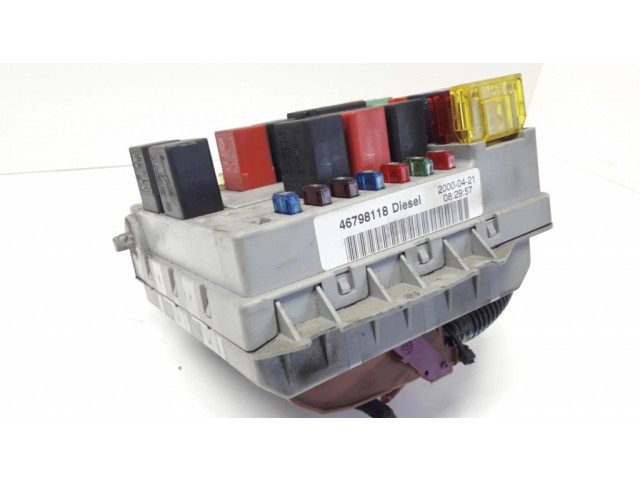Блок предохранителей 46798118 Fiat Punto (176)