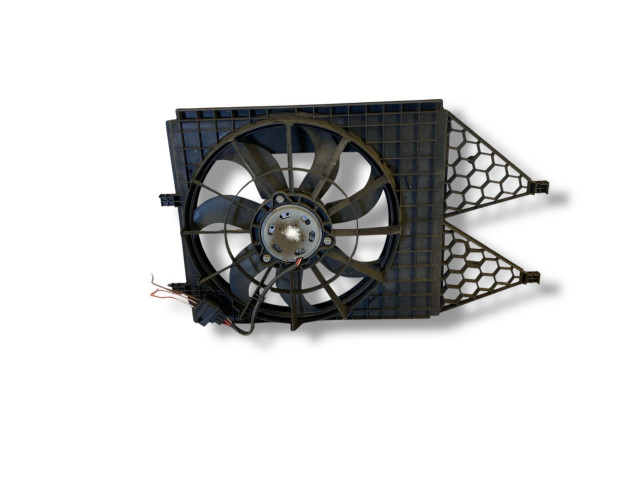Вентилятор радиатора     6R0121217A    Skoda Fabia Mk2 (5J) 