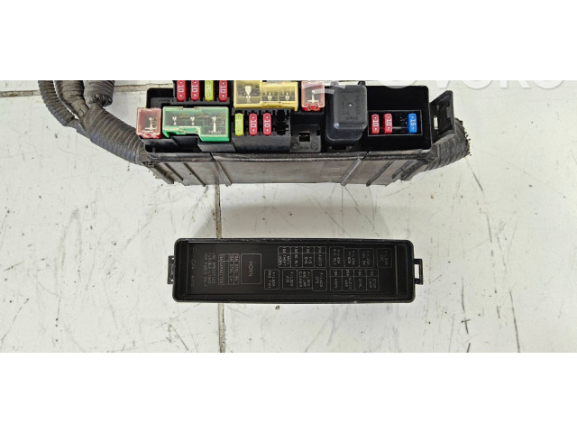 Pojistková skříňka 7154722330 Nssan Leaf I (ZE0) 2014