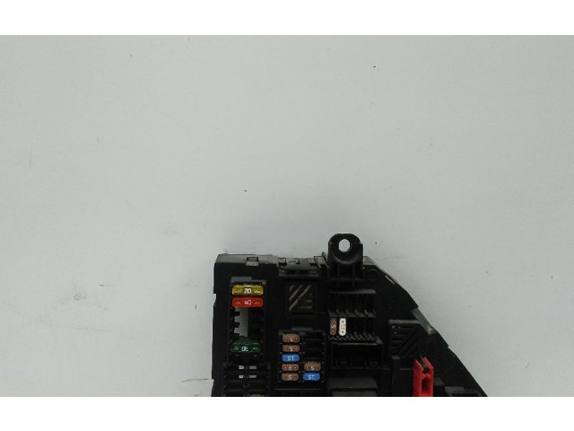 Блок предохранителей 921086003   BMW X3 F25    