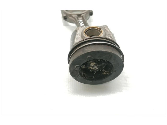 Поршень с шатуном DFSD Volkswagen Caddy