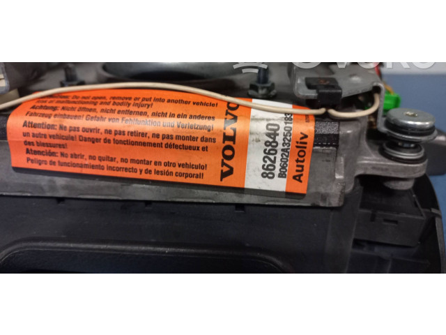 Подушка безопасности водителя 8626840   Volvo V70