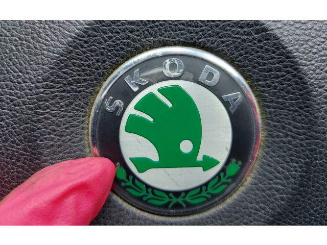 Подушка безопасности водителя 6Y0880201E, 61774050A   Skoda Fabia Mk1 (6Y)