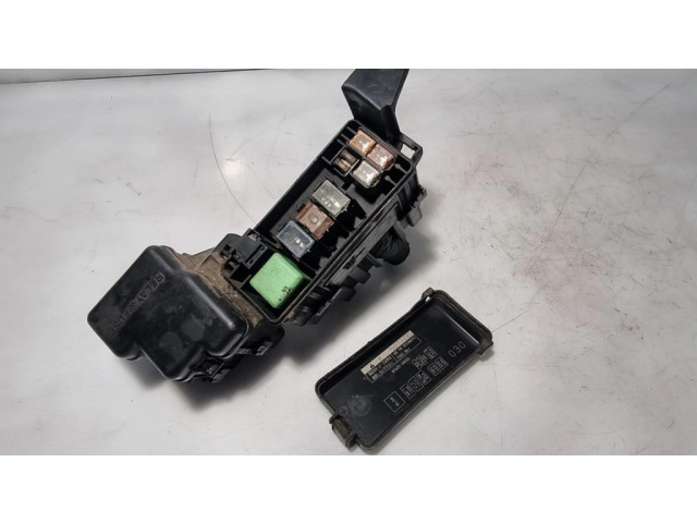 Pojistková skříňka 8262228030 Toyota Previa (XR30, XR40) II 2002