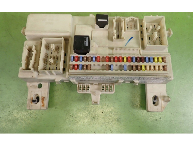 Ящик предохранителей (комплект) 31268178   Volvo V50