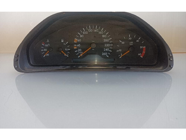 Přístrojová deska Mercedes-Benz E W210 1999 2105409647