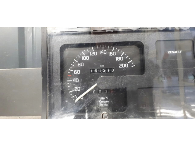 Панель приборов 19819301   Renault Clio I       