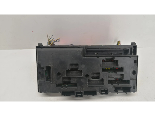 Pojistková skříňka 9210861 BMW 7 F01 F02 F03 F04 2011