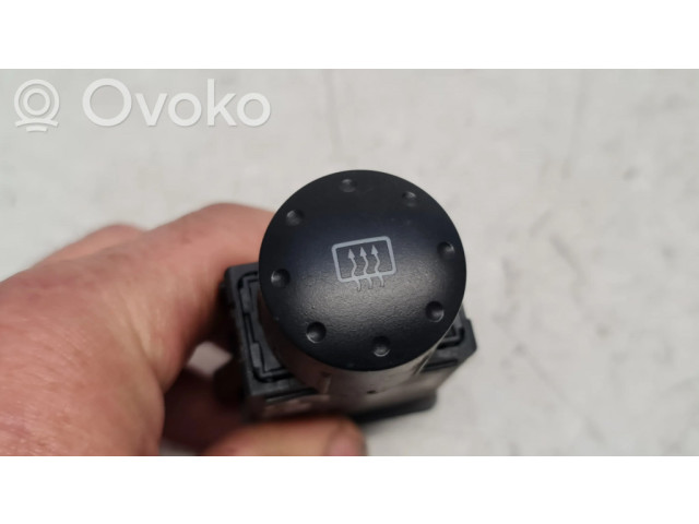 Включатель обогрева стекла с помощью электричества