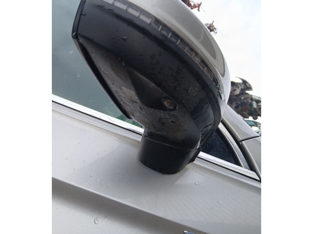 Zpětné zrcátko Volkswagen Tiguan 2019 abatible, concamara