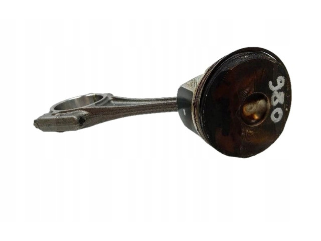  Поршень с шатуном  SKYACTIV  Mazda 3  