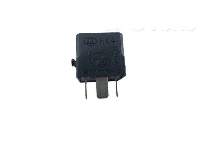 Блок предохранителей 4HD951253A Audi A4 Allroad