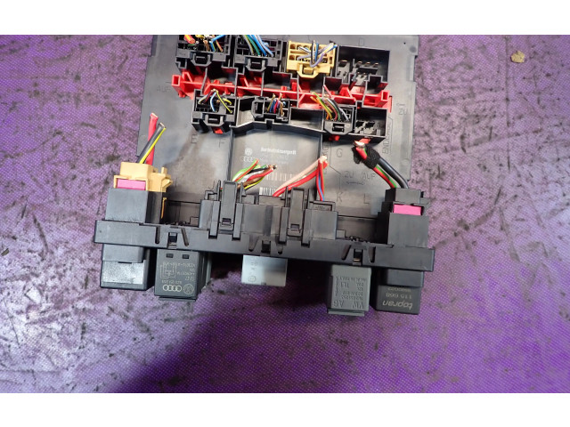 Блок предохранителей 3C8937049D, 3C8937049D Skoda Octavia Mk2 (1Z)