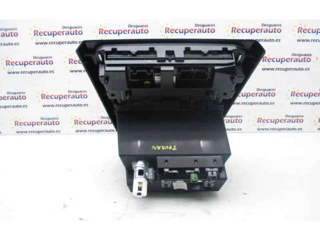 Блок управления климат-контролем    Volkswagen Touran II