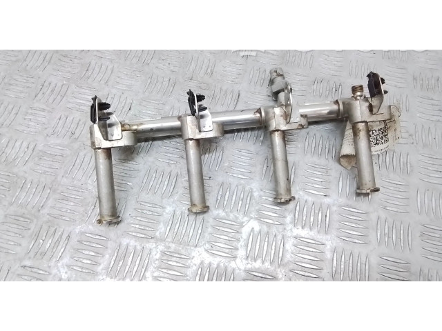 Vstřikovací lišta 31303496 Volvo XC90 pro benzínový / Электричество motor 2.0