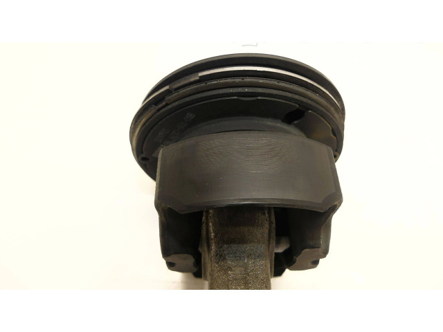 Поршень с шатуном YS23 866287 Nissan Navara D23