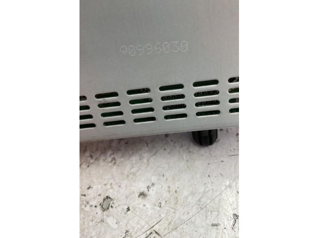 Дисплей       Renault Clio IV