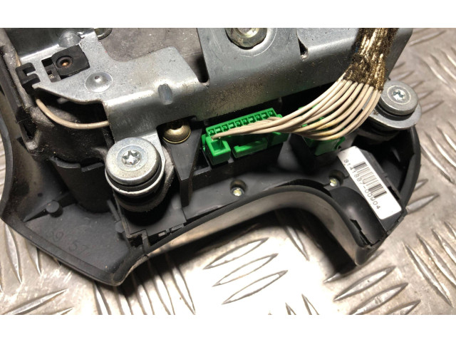 Подушка безопасности водителя 9141863, 634000670581 Volvo V70