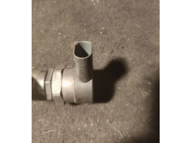 Магистральная трубка топлива 057130764H, 34844637    Volkswagen Touran II   