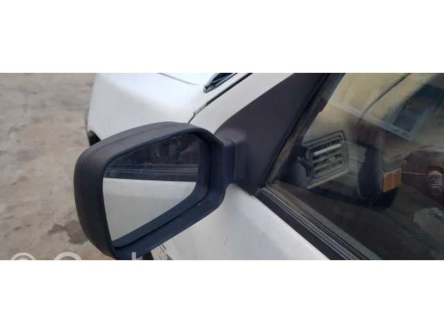 Zpětné zrcátko Peugeot 106