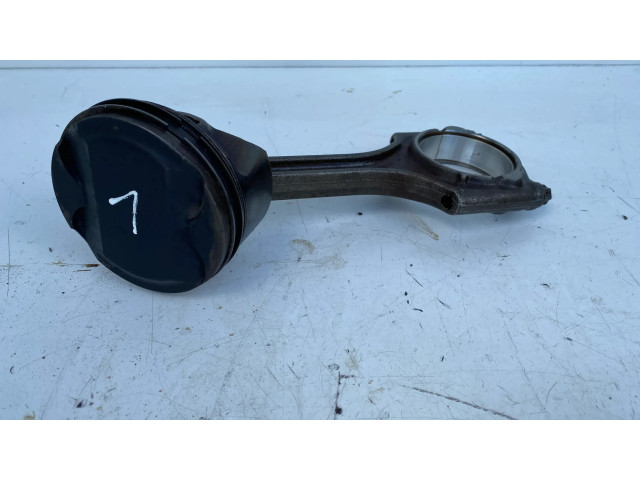 Поршень с шатуном Volvo V40 для бензинового двигателя 1.5