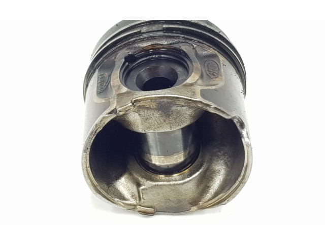  Поршень с шатуном  PISTON204DTA, 204DTA  Land Rover Range Rover Velar  