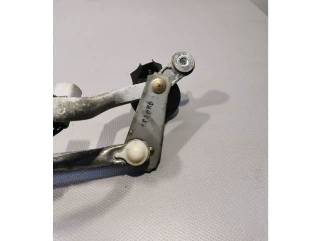 Pojistková skříňka 24350BU210 Nissan Almera Tino 2004