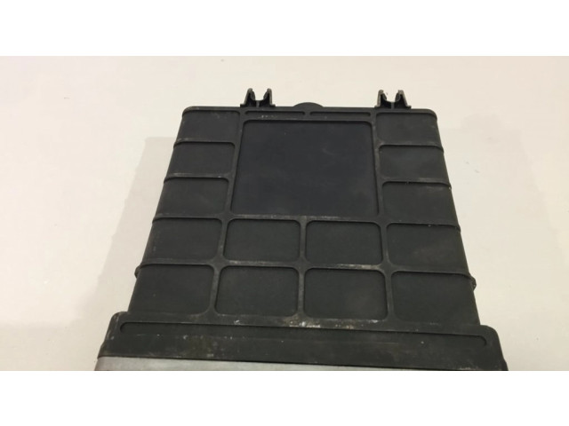 Řídící jednotka 039906024D, 5WP4174 Audi 80 90 S2 B4 1994