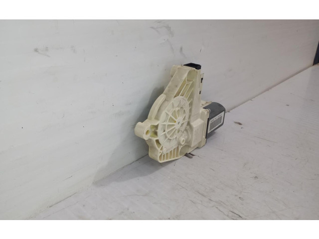 Моторчик заднего дворника DLB500074    Land Rover Discovery 4 - LR4