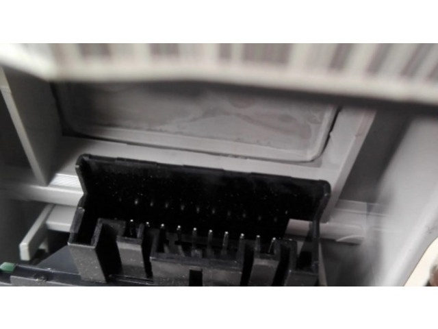 Фонарь освещения передних мест