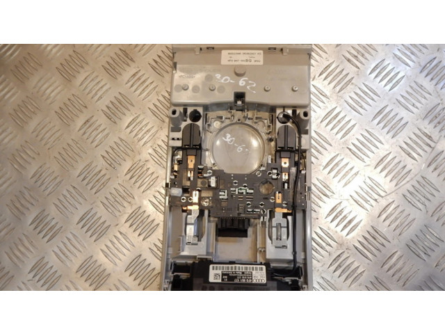 Фонарь освещения передних мест