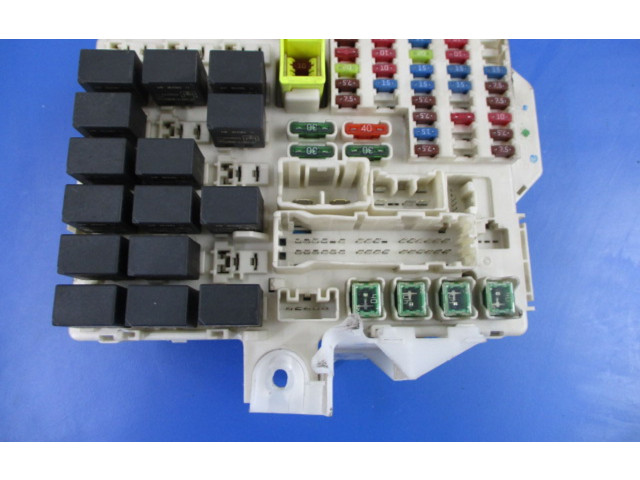 Блок предохранителей MN108320, MN108320 Mitsubishi Colt CZ3