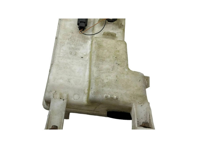 Бачок оконной жидкости    