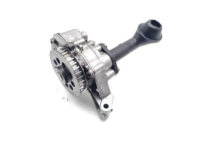 Масляный насос  CAYC 03L115105C  Audi A3 S3 A3 Sportback 8P 
