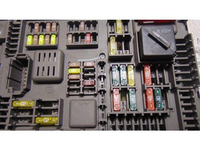 Pojistková skříňka 518954021A BMW X5 E70 2012