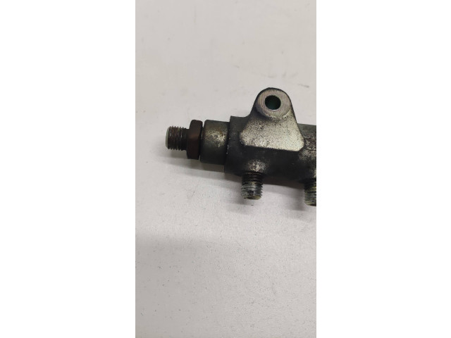 Топливная рампа 0445214023 Jeep Cherokee III KJ