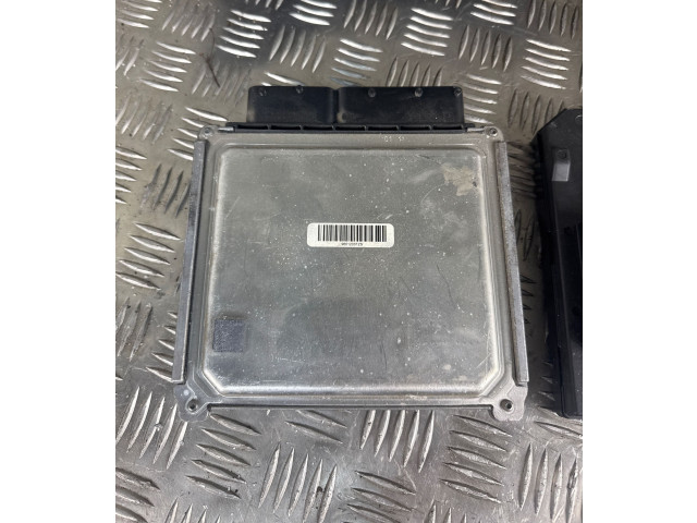 Комплект блоков управления 04L907445E, 3Q0907530A   Skoda Octavia Mk3 (5E)