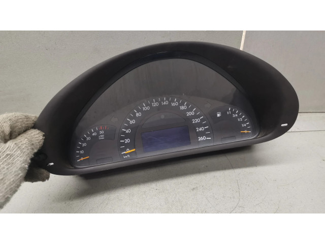 Přístrojová deska Mercedes-Benz C W203 2003 A2035403911