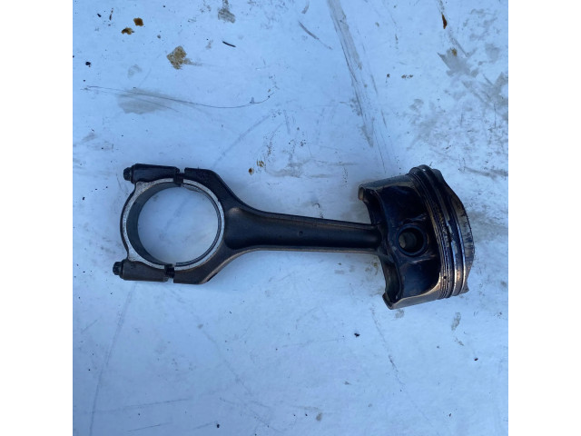 Píst 543 BMW 1 E81 E87 pro benzínový motor 2.0 N43B20A