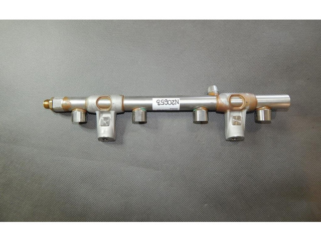 Топливная рампа 06L133317E   Skoda Kodiaq  