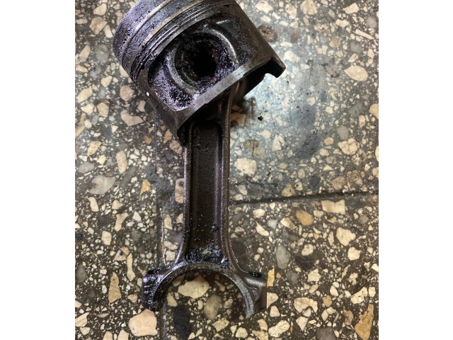 Píst 07657H Renault Megane III