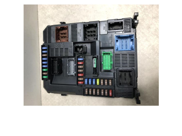 Блок предохранителей 1611785780, 1611785780 Peugeot 2008 I