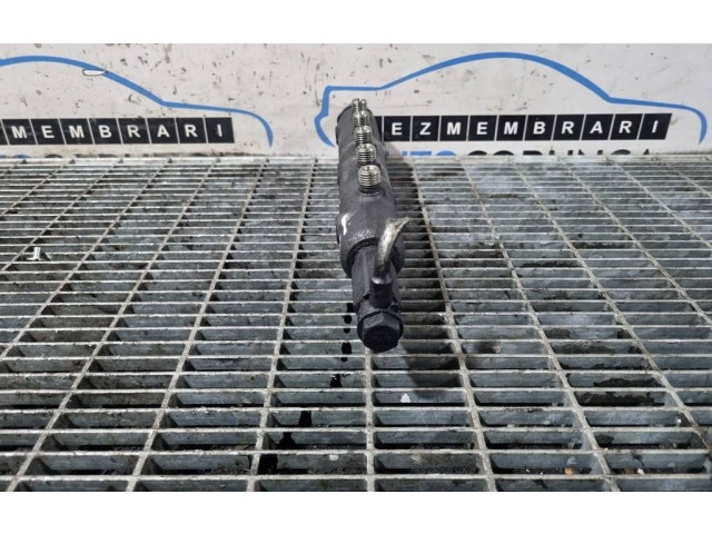 Топливная рампа Mitsubishi L200 для двигателя 4D56